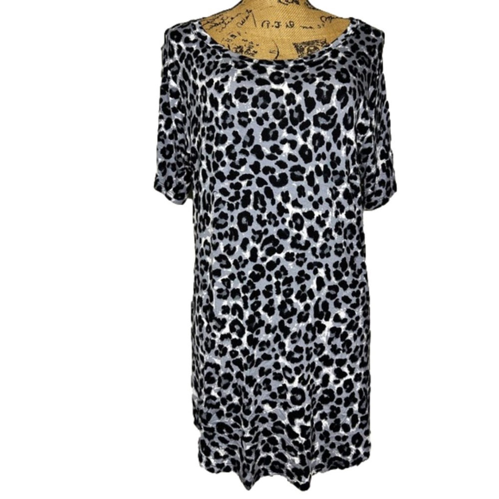 Grey/Black/White‎ Animal Print Short Sleeve Top  size Small